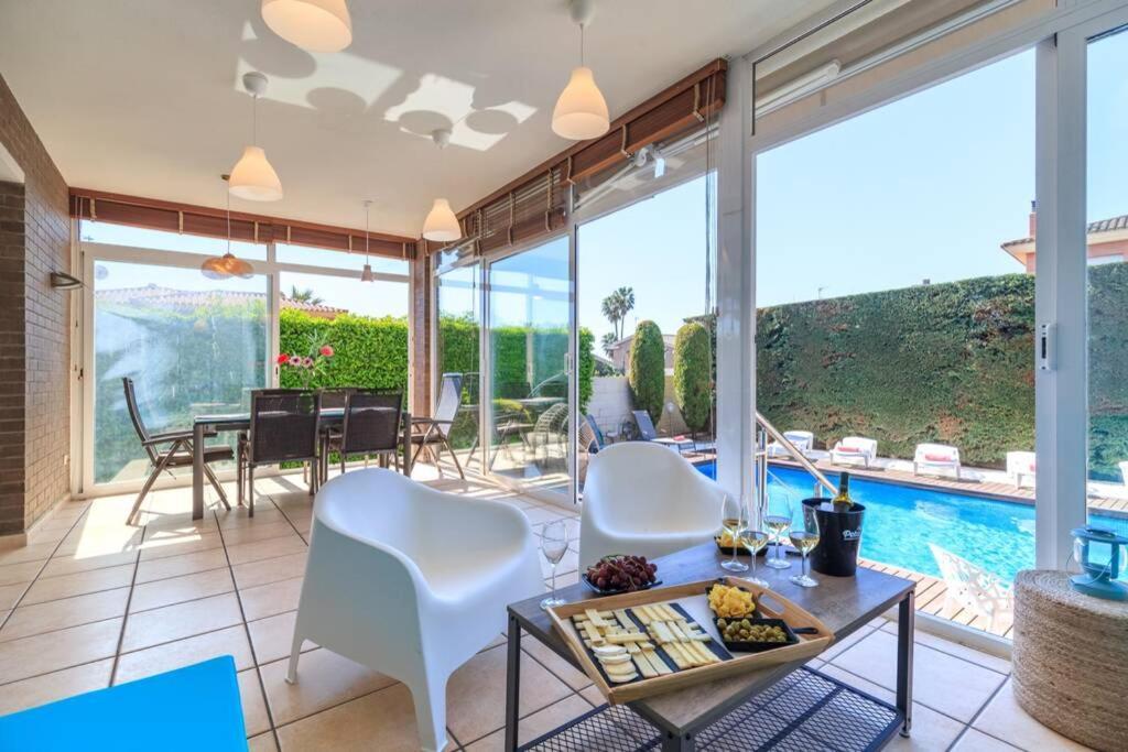 Villa Wine Experience Cambrils - Wine, Art & Games Exterior foto